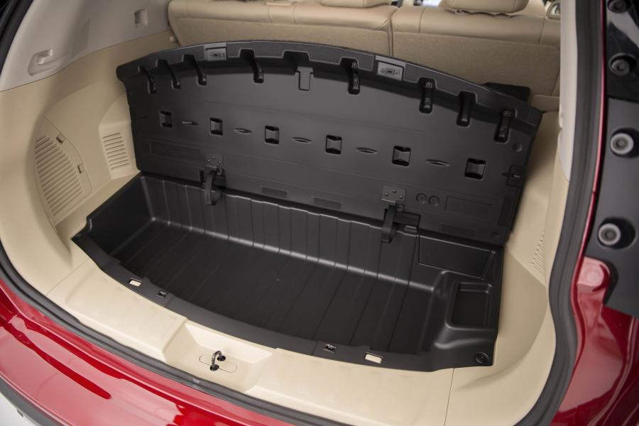Багажник Nissan Rogue Hybrid 2016 года  (фото 33 из 36)
